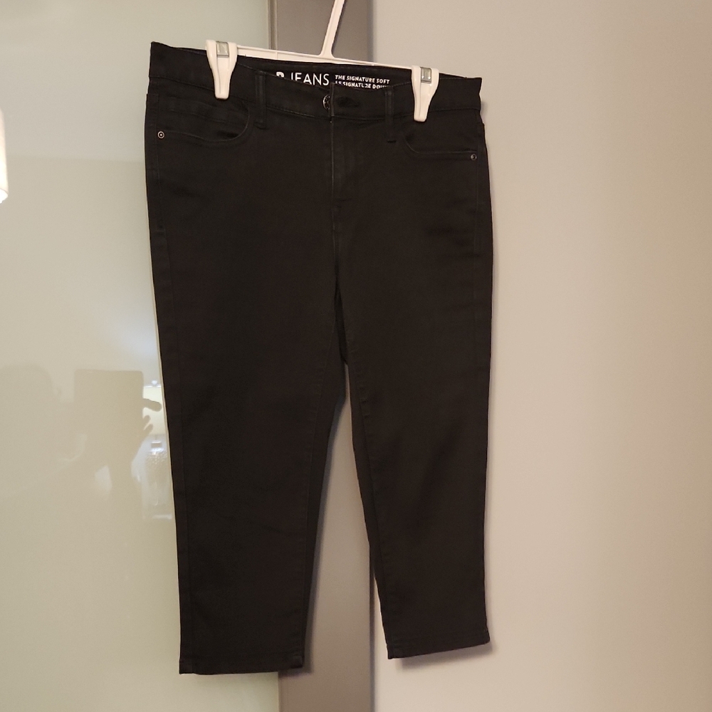 Reitmans Black Soft Denim Capris